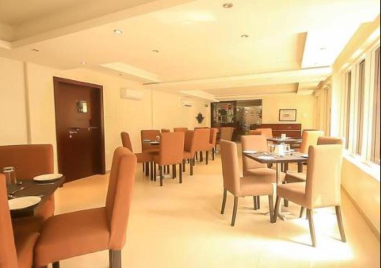 Glee Hotel Aliayabiagba Kültér fotó