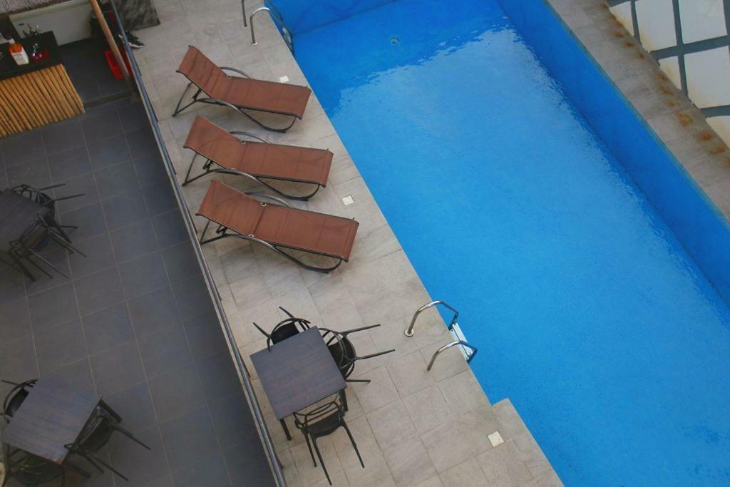 Glee Hotel Aliayabiagba Kültér fotó