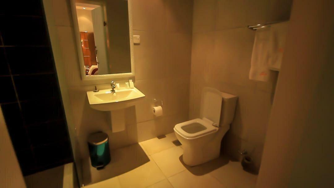 Glee Hotel Aliayabiagba Kültér fotó