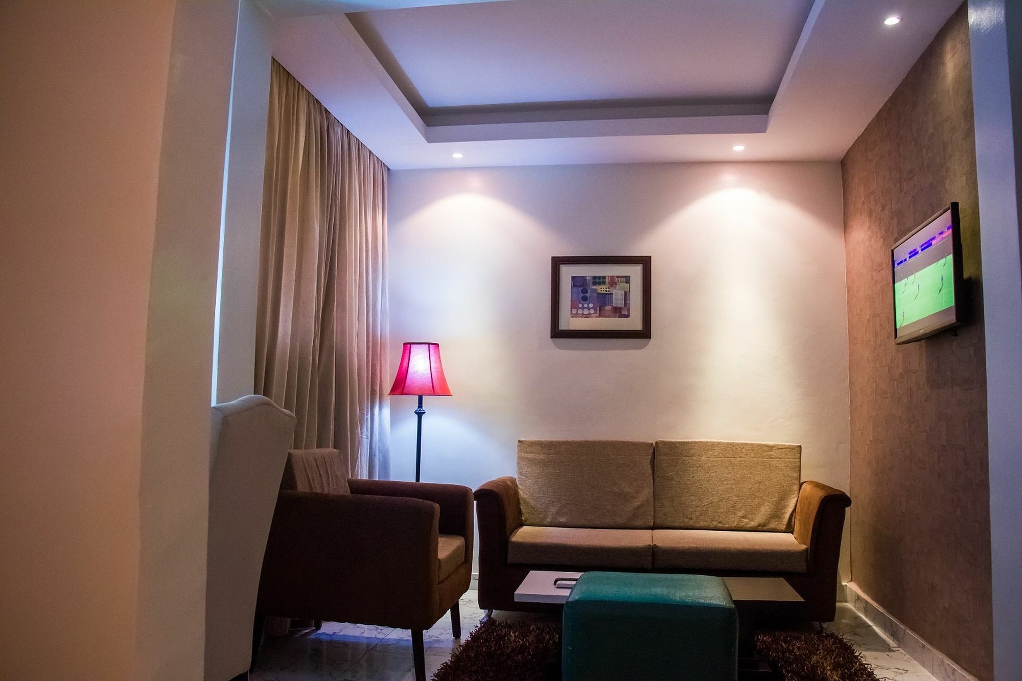 Glee Hotel Aliayabiagba Kültér fotó