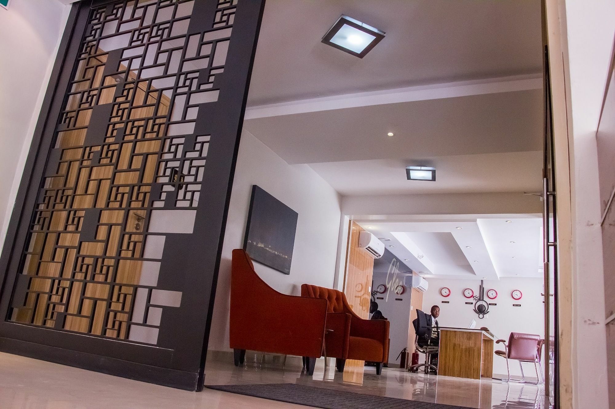 Glee Hotel Aliayabiagba Kültér fotó