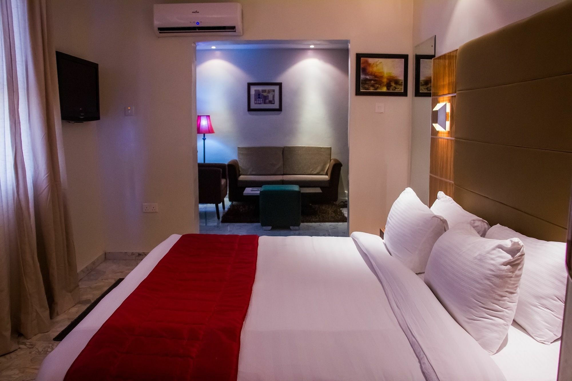 Glee Hotel Aliayabiagba Kültér fotó