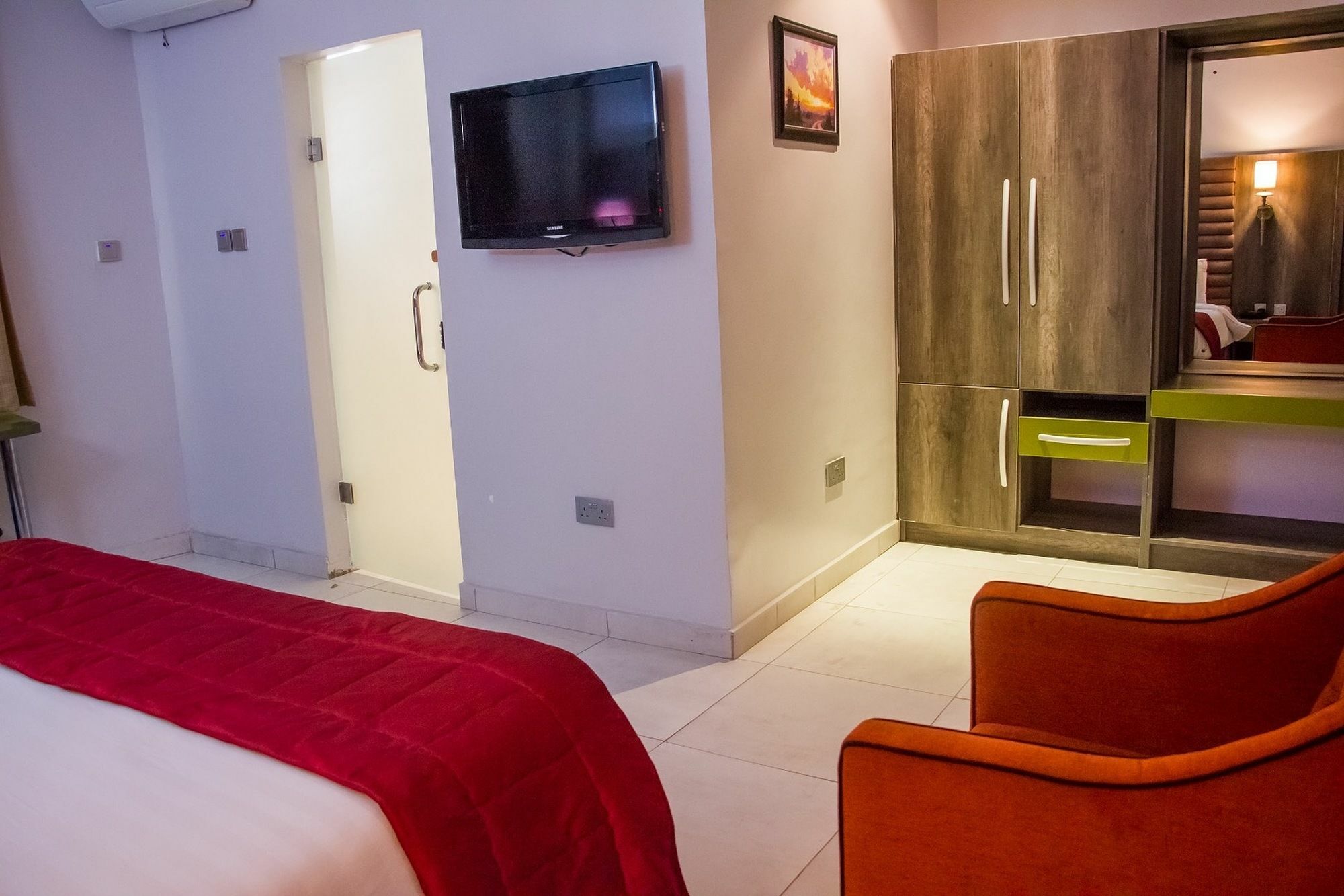 Glee Hotel Aliayabiagba Kültér fotó