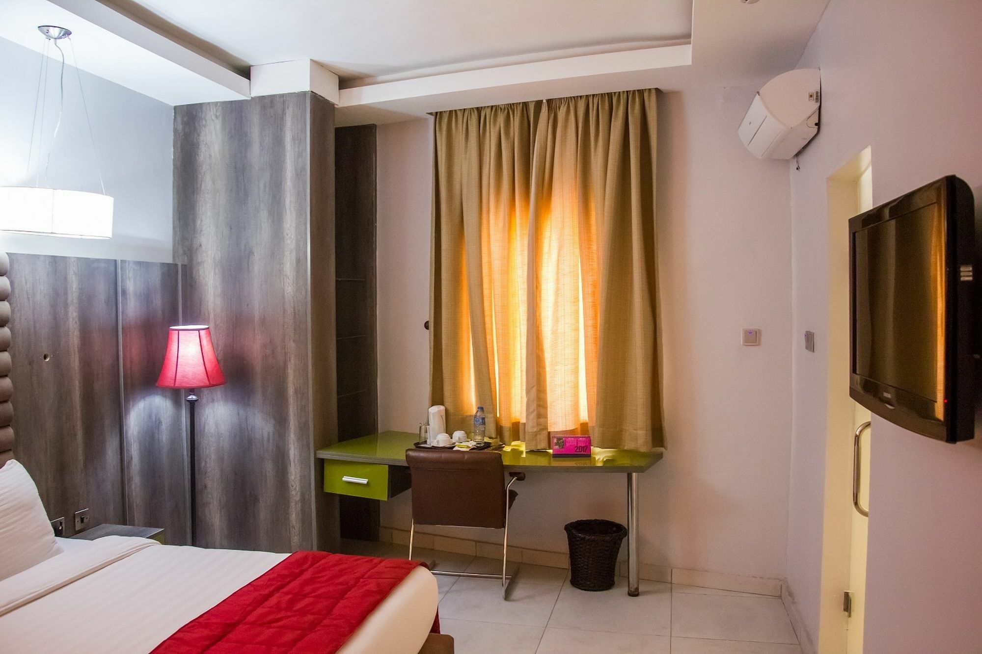 Glee Hotel Aliayabiagba Kültér fotó