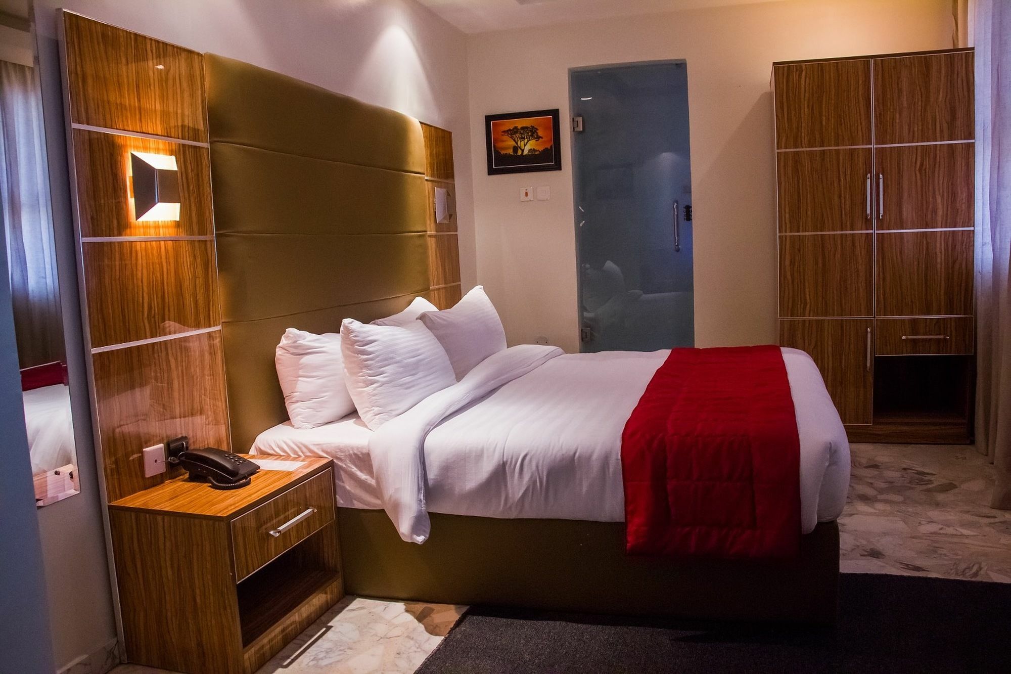 Glee Hotel Aliayabiagba Kültér fotó