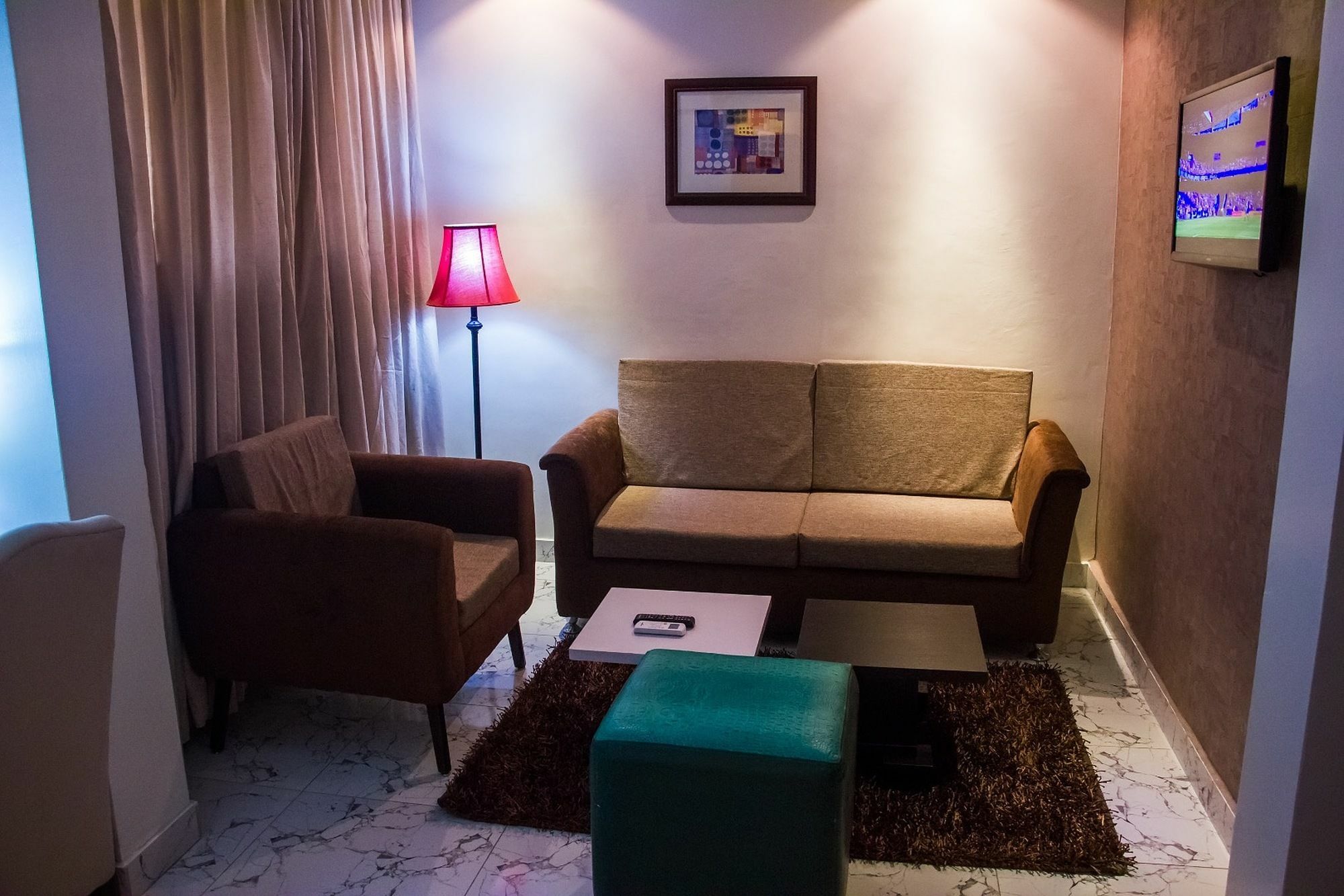 Glee Hotel Aliayabiagba Kültér fotó